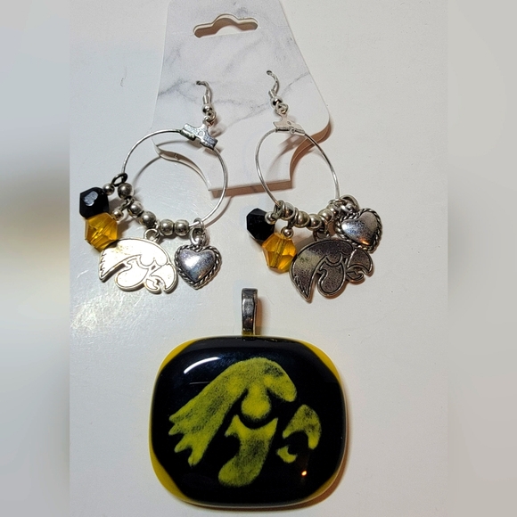 Handmade Jewelry - Iowa Hawkeye Pendant and Earrings Set